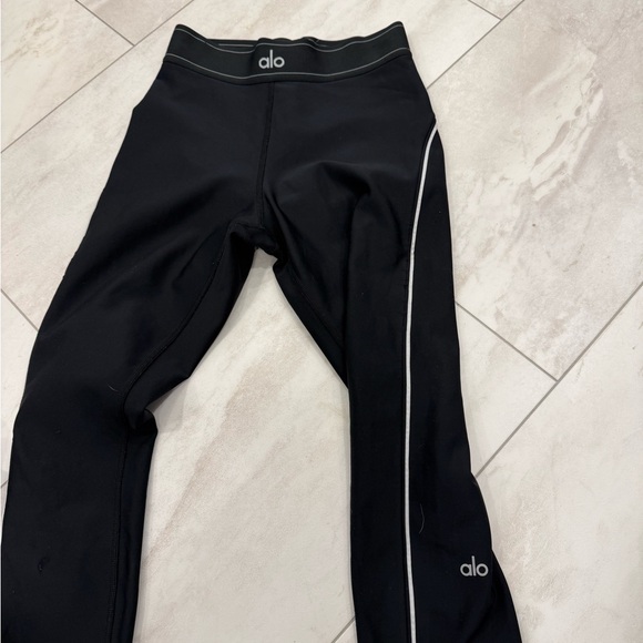 ALO Yoga Black Leggings with White Accents - Picture 2 of 2